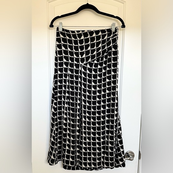 Zara Geo Abstract Print Midi Skirt in Size S - Picture 4 of 10